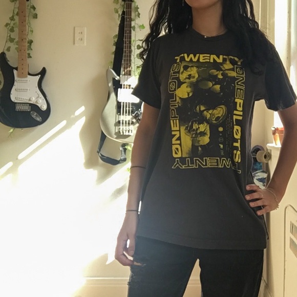 SOLD - 21 Pilots Band Shirt - Picture 1 of 3